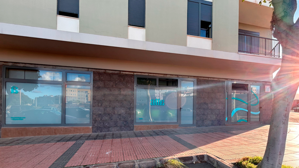 foto portada página contacto fachada de las instalaciones gabinete atta psicología en telde